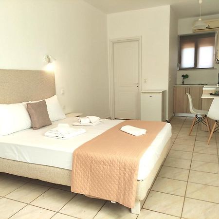 # 6 Giorgos & Chara Apartments Nea Kydonia  Exterior photo