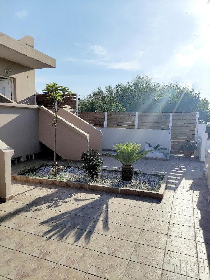 # 6 Giorgos & Chara Apartments Nea Kydonia  Exterior photo