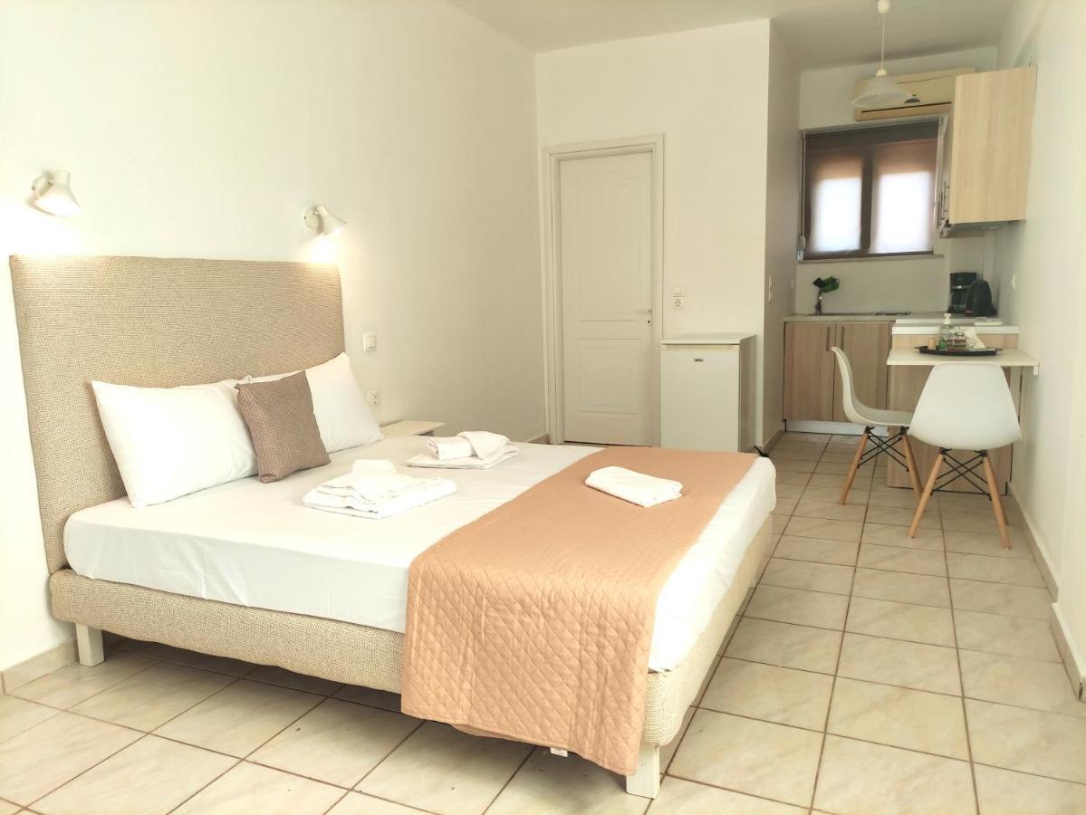 # 6 Giorgos & Chara Apartments Nea Kydonia  Exterior photo